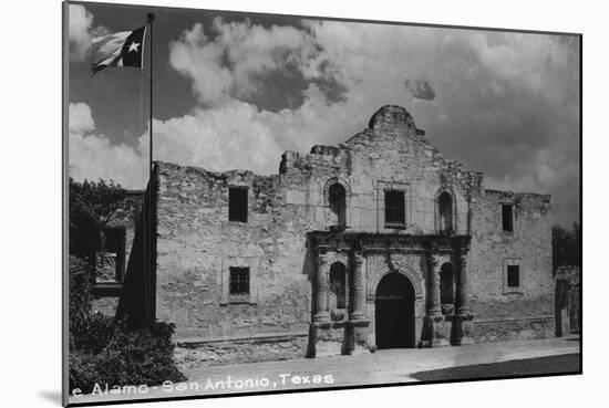 San Antonio, Texas - The Alamo-Lantern Press-Mounted Art Print