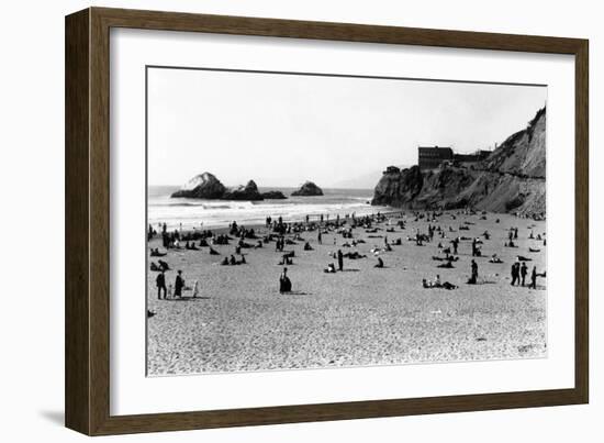 San Francisco, CA Cliff House and Beach Scene Photograph - San Francisco, CA-Lantern Press-Framed Art Print