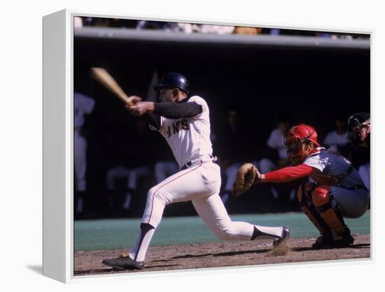 San Francisco Giants Willie Mays at Bat, Cincinnati Reds Catcher Johnny Bench Behind the Plate-John Dominis-Framed Premier Image Canvas