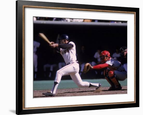 San Francisco Giants Willie Mays at Bat, Cincinnati Reds Catcher Johnny Bench Behind the Plate-John Dominis-Framed Premium Photographic Print