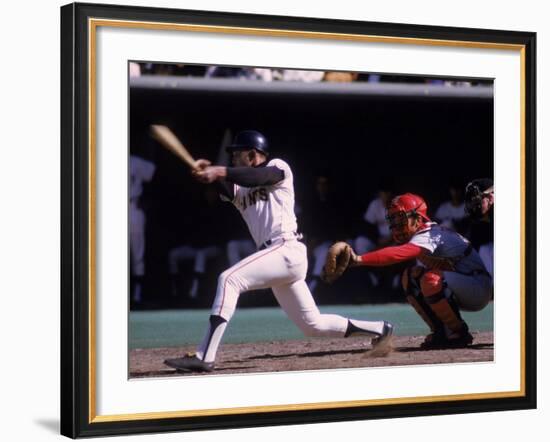San Francisco Giants Willie Mays at Bat, Cincinnati Reds Catcher Johnny Bench Behind the Plate-John Dominis-Framed Premium Photographic Print