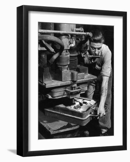 Sand-Filled Mould - Metalworking-Heinz Zinram-Framed Photographic Print