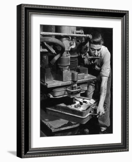 Sand-Filled Mould - Metalworking-Heinz Zinram-Framed Photographic Print