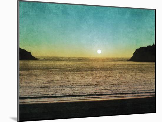 Sao Martinho Sunset-Pete Kelly-Mounted Giclee Print