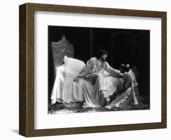 Sarah Bernhardt (1844-1923)-null-Framed Giclee Print