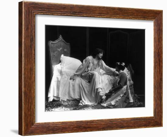 Sarah Bernhardt (1844-1923)-null-Framed Giclee Print