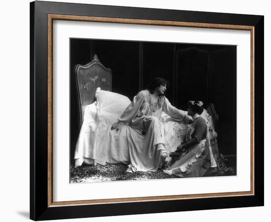 Sarah Bernhardt (1844-1923)-null-Framed Giclee Print