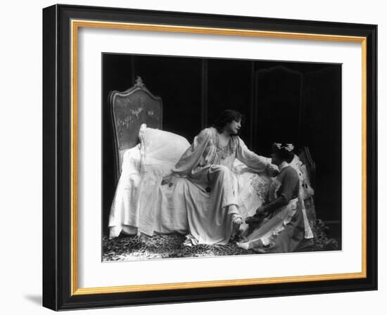 Sarah Bernhardt (1844-1923)--Framed Giclee Print