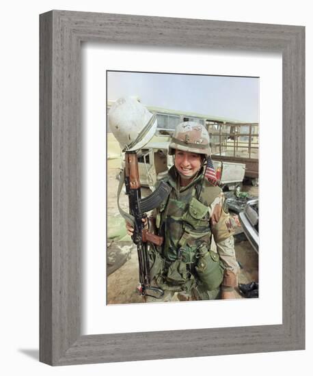 Saudi Arabia Army U.S. Troops Women Tanya Brinkley-David Longstreath-Framed Premium Photographic Print