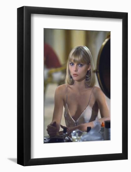 SCARFACE, 1983 directed by BRIAN by PALMA Michelle Pfeiffer (photo)-null-Framed Photo