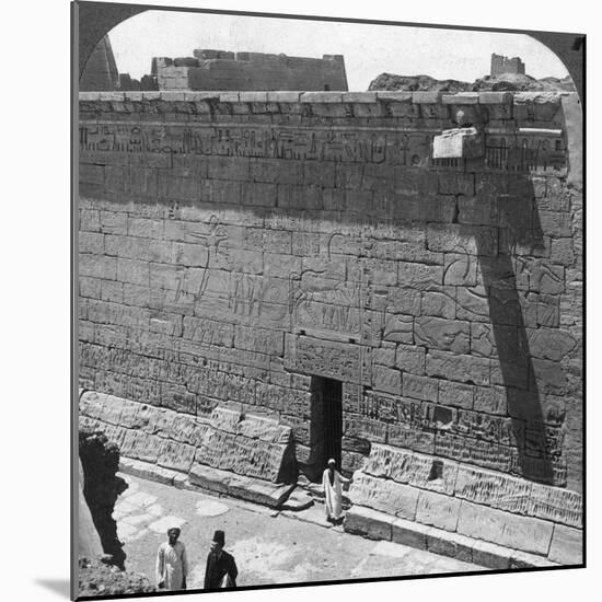 Scenes of Battle and the Chase Carved on a Wall at Medinet Habu, Thebes, Egypt, 1905-Underwood & Underwood-Mounted Photographic Print
