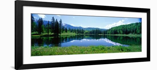 Scenic Co-null-Framed Photographic Print