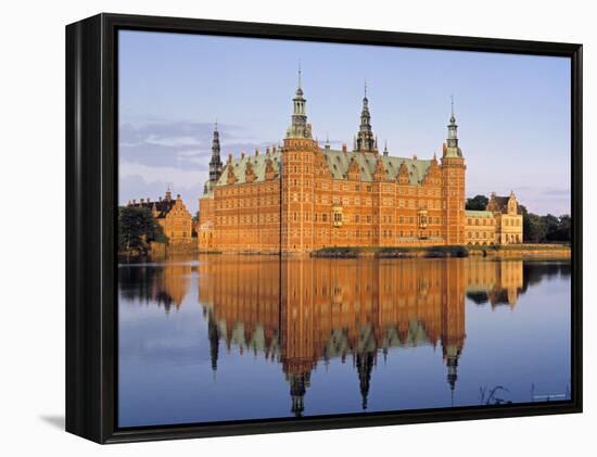 Schloss Frederiksborg, Sjaelland, Denmark-Danielle Gali-Framed Premier Image Canvas