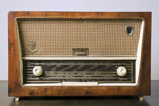 Schneider SW Radio Receiver' Photographic Print | Art.com