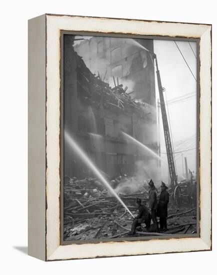 Schwabacher Hardware Company Fire, February 11, 1905, Seattle-Ashael Curtis-Framed Premier Image Canvas