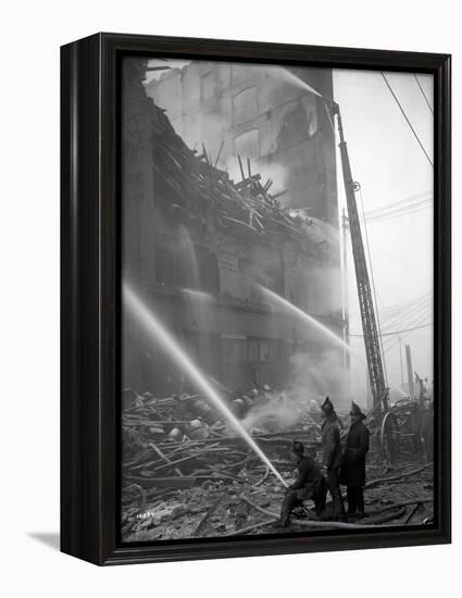 Schwabacher Hardware Company Fire, February 11, 1905, Seattle-Ashael Curtis-Framed Premier Image Canvas