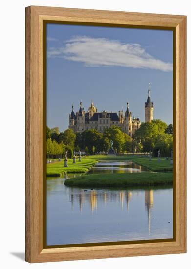 Schwerin Castle, Schwerin (Capital), Mecklenburg-Western Pomerania, Germany-Rainer Mirau-Framed Premier Image Canvas