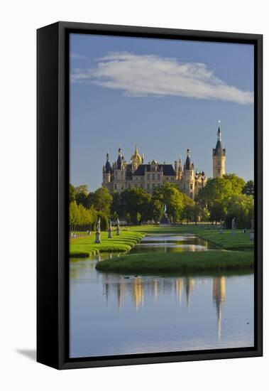 Schwerin Castle, Schwerin (Capital), Mecklenburg-Western Pomerania, Germany-Rainer Mirau-Framed Premier Image Canvas