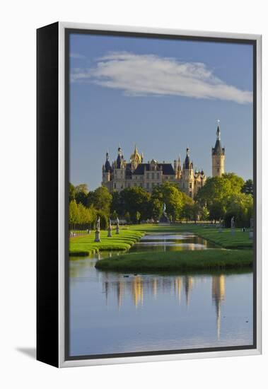 Schwerin Castle, Schwerin (Capital), Mecklenburg-Western Pomerania, Germany-Rainer Mirau-Framed Premier Image Canvas