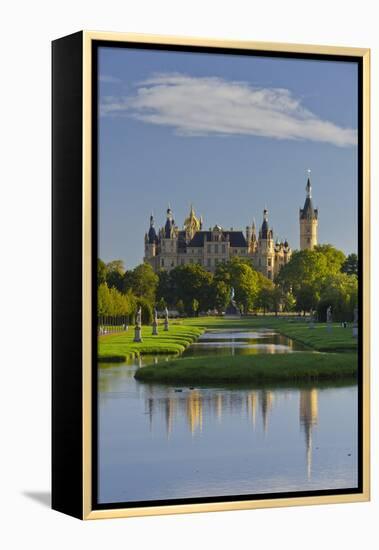 Schwerin Castle, Schwerin (Capital), Mecklenburg-Western Pomerania, Germany-Rainer Mirau-Framed Premier Image Canvas