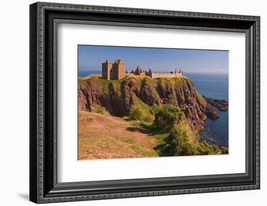 Scotland, Dunnottar Castle-Thomas Ebelt-Framed Photographic Print