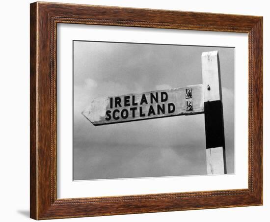 Scotland Ireland Sign-null-Framed Photographic Print