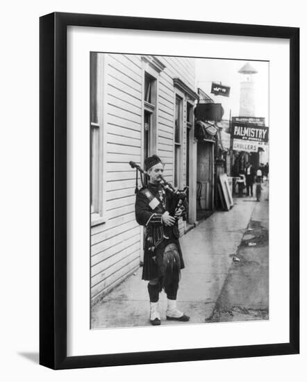 Scottish Bagpiper-Irving Underhill-Framed Photo
