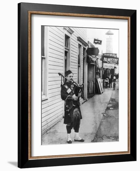 Scottish Bagpiper-Irving Underhill-Framed Photo