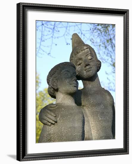 Sculpture of a Couple, Amsterdam, Netherlands-Keren Su-Framed Photographic Print