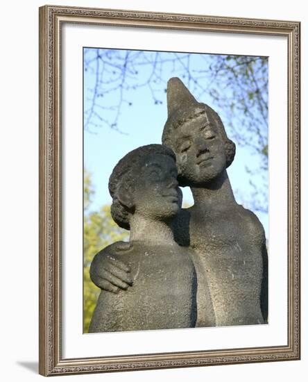 Sculpture of a Couple, Amsterdam, Netherlands-Keren Su-Framed Photographic Print