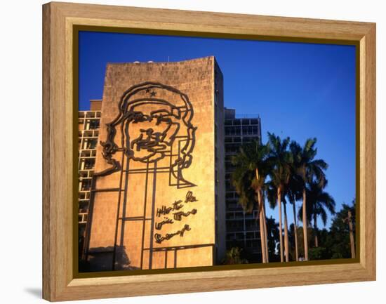 Sculpture of Che Guevara in the Plaza De La Revolucion, Havana, Cuba-Charlotte Hindle-Framed Premier Image Canvas