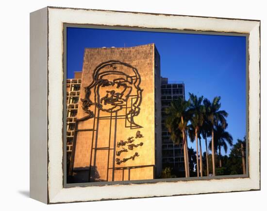 Sculpture of Che Guevara in the Plaza De La Revolucion, Havana, Cuba-Charlotte Hindle-Framed Premier Image Canvas