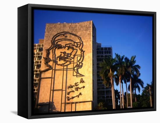 Sculpture of Che Guevara in the Plaza De La Revolucion, Havana, Cuba-Charlotte Hindle-Framed Premier Image Canvas