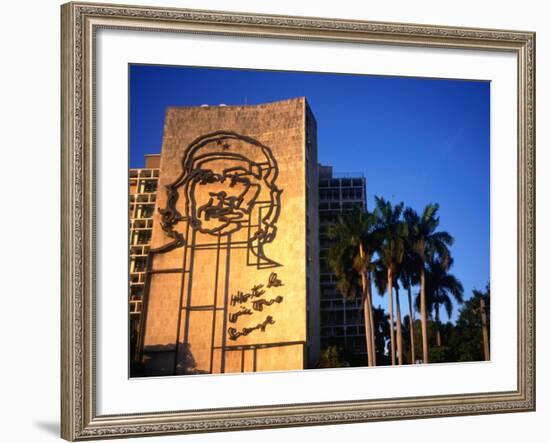 Sculpture of Che Guevara in the Plaza De La Revolucion, Havana, Cuba-Charlotte Hindle-Framed Photographic Print