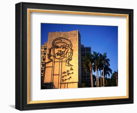 Sculpture of Che Guevara in the Plaza De La Revolucion, Havana, Cuba-Charlotte Hindle-Framed Photographic Print