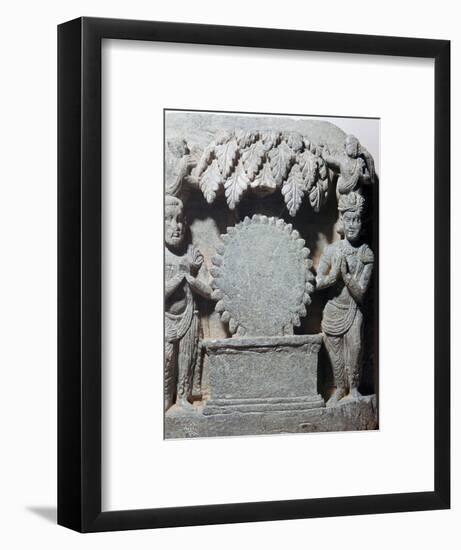 Sculpture of worship of the sun-disc, 1st century-Unknown-Framed Giclee Print