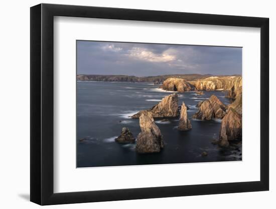 Sea stacks at Mangurstadh Beach, Outer Hebrides, Scotland-Ross Hoddinott-Framed Photographic Print