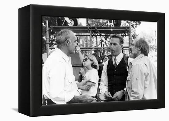 Sean Connery, Kevin Costner and le realisateur Brian by Palma sur le tournage du film Les incorrupt-null-Framed Stretched Canvas