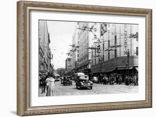 Seattle, WA Street Scene Downtown Photograph - Seattle, WA-Lantern Press-Framed Art Print