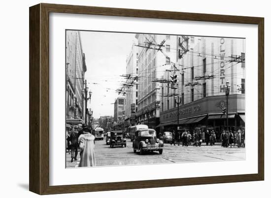 Seattle, WA Street Scene Downtown Photograph - Seattle, WA-Lantern Press-Framed Art Print