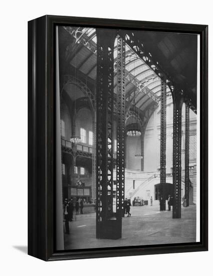 Secondary concourse, Chicago Union Station, Illinois, 1926-null-Framed Premier Image Canvas