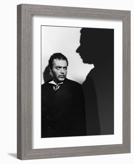 SECRET AGENT, 1936 directed by ALFRED HITCHCOCK Peter Lorre (b/w photo)-null-Framed Photo