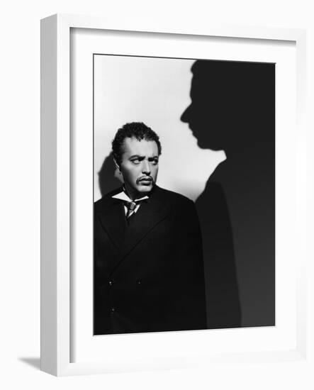 SECRET AGENT, 1936 directed by ALFRED HITCHCOCK Peter Lorre (b/w photo)-null-Framed Photo