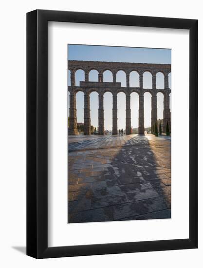 Segovia's Ancient Roman Aqueduct, Segovia, Castilla Y Leon, Spain, Europe-Martin Child-Framed Photographic Print