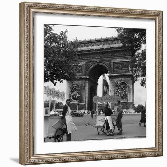 Selling Ice-Cream, Arc de Triomphe, Paris, c1950-Paul Almasy-Framed Giclee Print