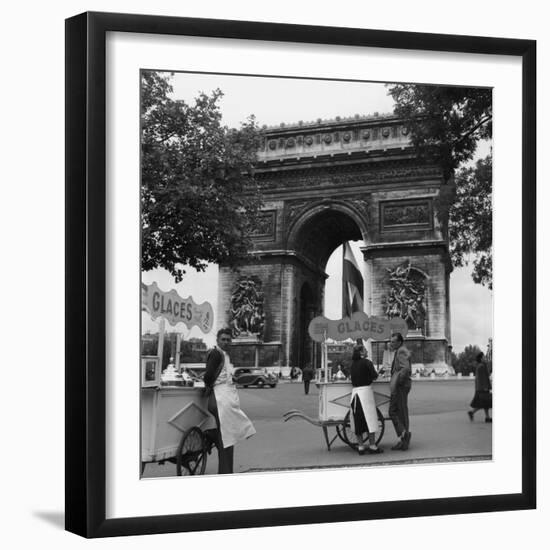 Selling Ice-Cream, Arc de Triomphe, Paris, c1950-Paul Almasy-Framed Giclee Print