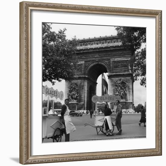 Selling Ice-Cream, Arc de Triomphe, Paris, c1950-Paul Almasy-Framed Giclee Print