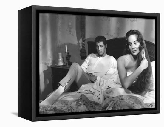 SENSO, 1954 directed by LUCHINO VISCONTI Farley Granger and Alida Valli (b/w photo)-null-Framed Stretched Canvas