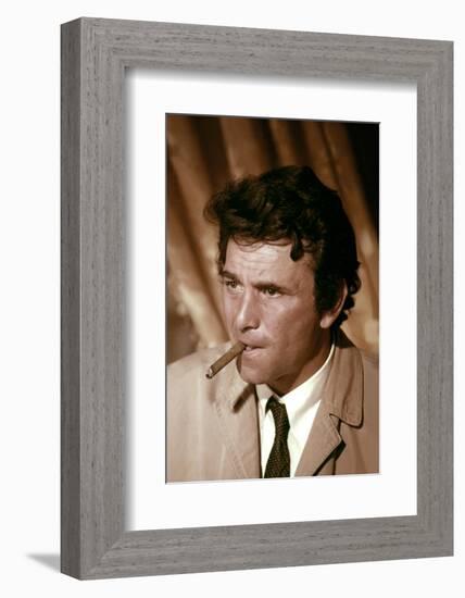 Serie televisee Columbo with Peter Falk (inspecteur Columbo), 1971-2003 (photo)-null-Framed Photo