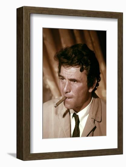 Serie televisee Columbo with Peter Falk (inspecteur Columbo), 1971-2003 (photo)-null-Framed Photo